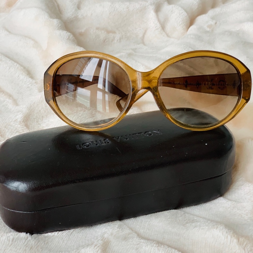 Louis Vuitton Round Sunglasses